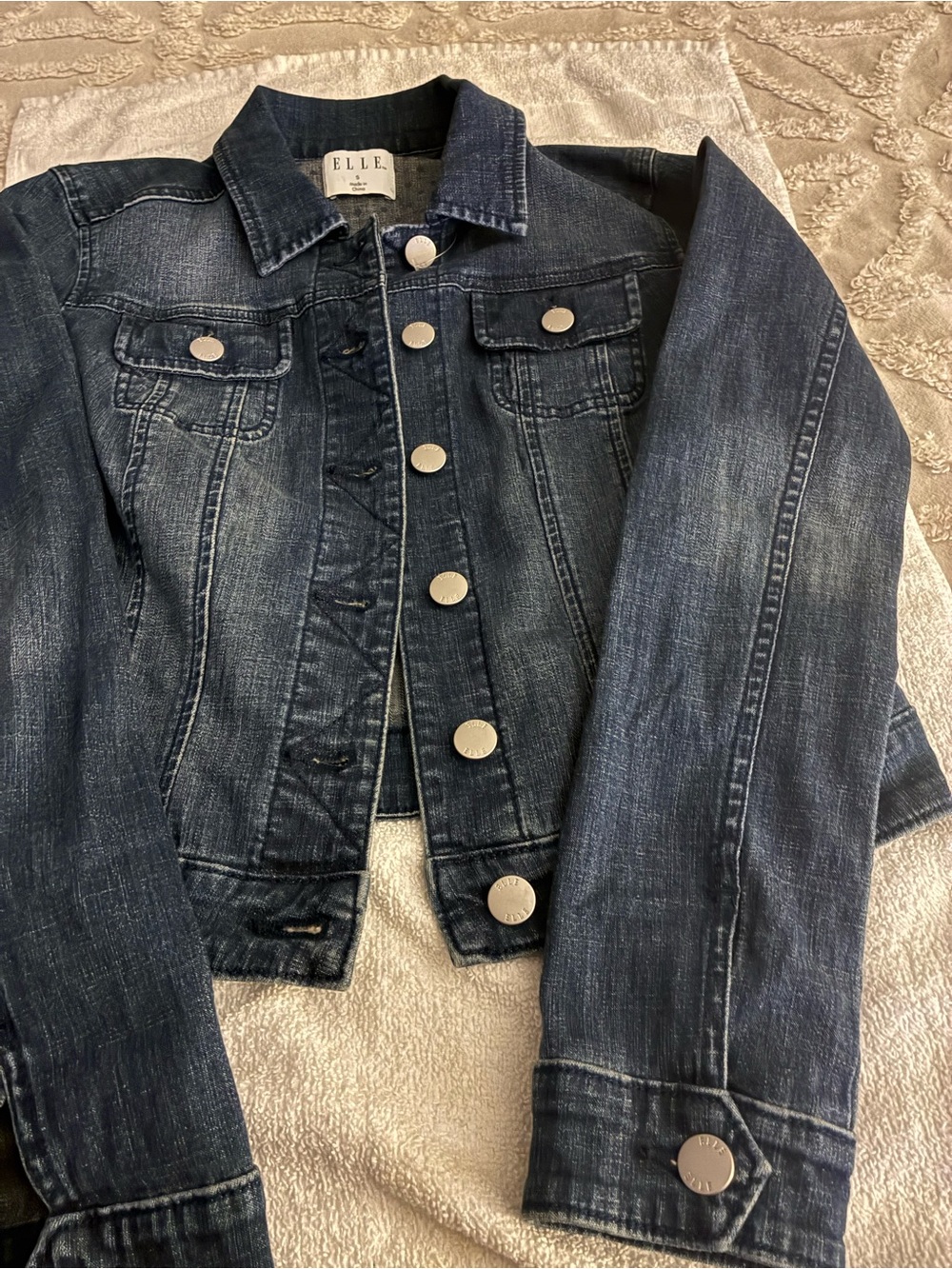 Pre-owned women’s Elle distressed Dark Blue Denim Jean Jacket with pockets